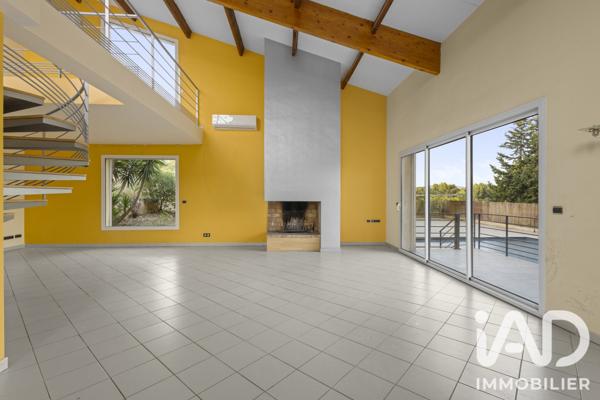 Maison à vendre 5 pièces 205,5 m² Aubagne