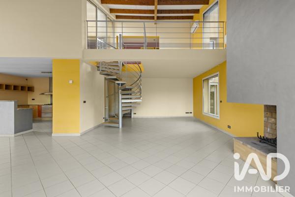 Maison à vendre 5 pièces 205,5 m² Aubagne