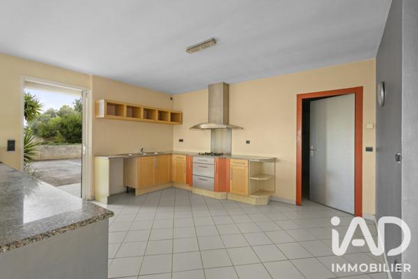 Maison à vendre 5 pièces 205,5 m² Aubagne