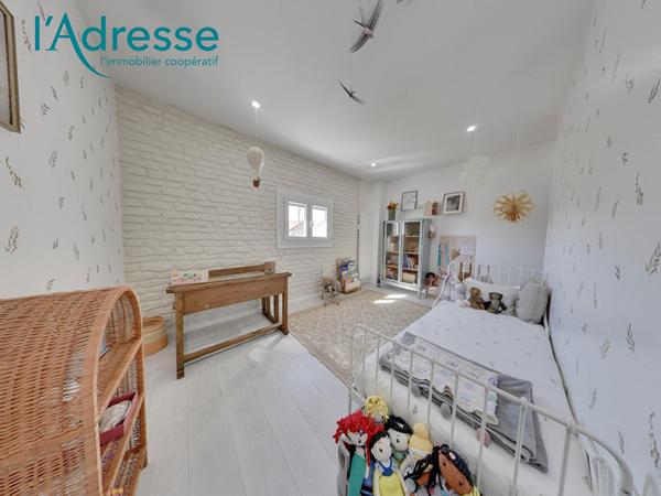 Maison Vaires Sur Marne 6 pièce(s) 140 m2