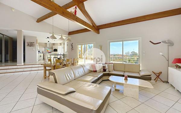 Maison à vendre    7 pièces • 210 m2 Brignais