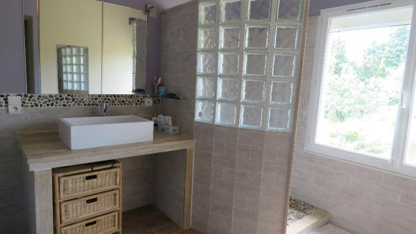 CARCASSONNE - Maison 150 m² : 4 chambres, piscine sur terrain 835 m² + Studio indépendant.