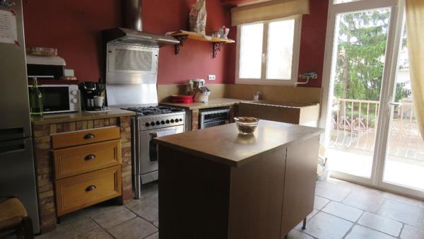 CARCASSONNE - Maison 150 m² : 4 chambres, piscine sur terrain 835 m² + Studio indépendant.