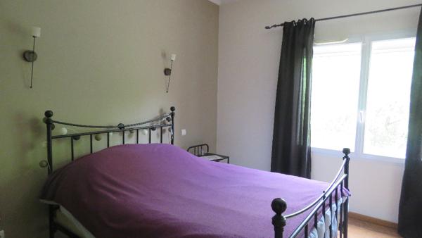 CARCASSONNE - Maison 150 m² : 4 chambres, piscine sur terrain 835 m² + Studio indépendant.