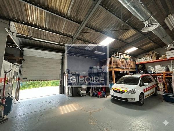 Local d'activites 330 m² à louer Périphérie Rennes (réf : 35.1566)