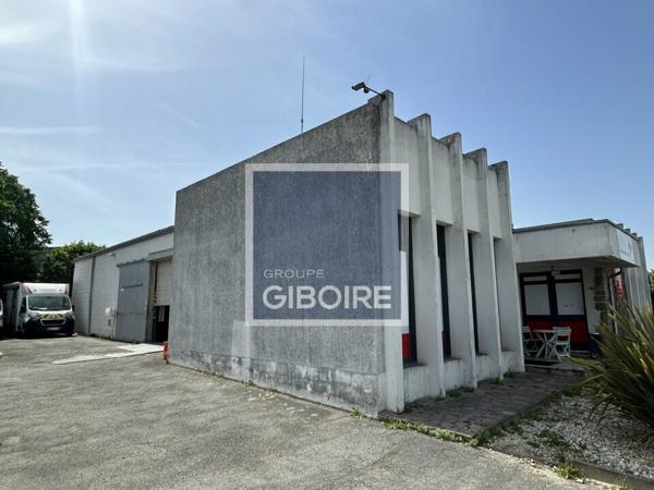 Local d'activites 330 m² à louer Périphérie Rennes (réf : 35.1566)