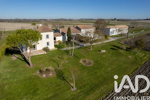 Maison à vendre 16 pièces 300 m² Mirambeau
