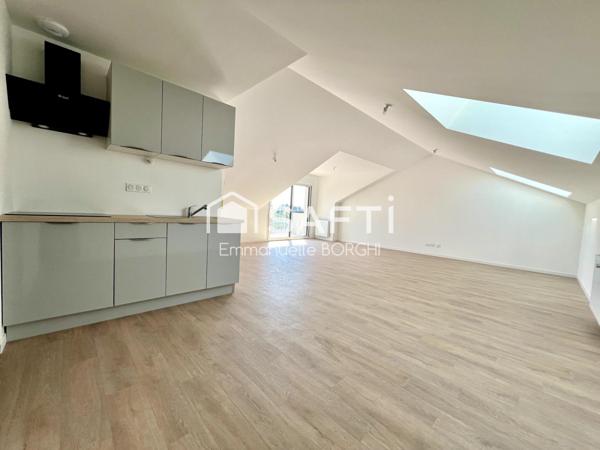 Appartement 1 chambre, balcon, stationnement fermé.