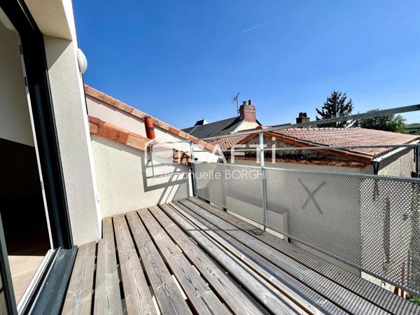 Appartement 1 chambre, balcon, stationnement fermé.