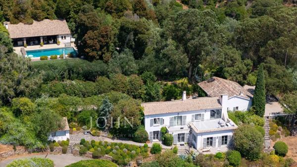 Propriété d'Exception de 5 hectares – Vue Dégagée, Aperçu Mer et Calme Absolu