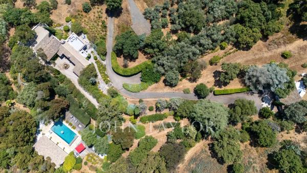 Propriété d'Exception de 5 hectares – Vue Dégagée, Aperçu Mer et Calme Absolu