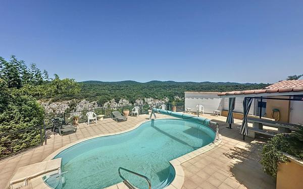 Maison à vendre    8 pièces • 223 m2 Rochefort-du-Gard