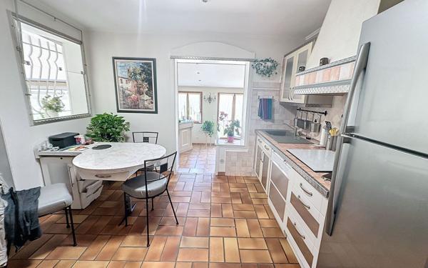 Maison à vendre    8 pièces • 223 m2 Rochefort-du-Gard