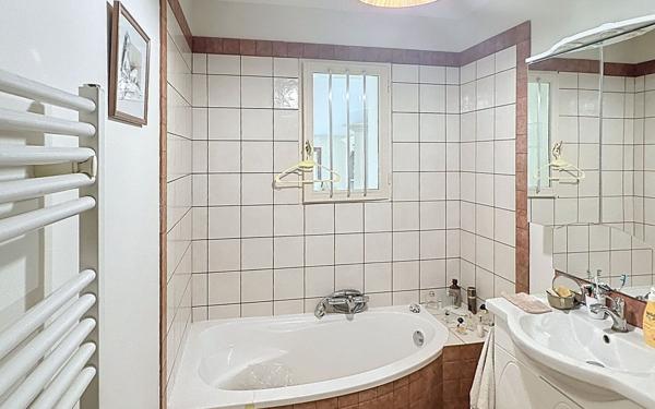 Maison à vendre    8 pièces • 223 m2 Rochefort-du-Gard