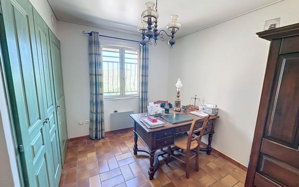 Maison à vendre    8 pièces • 223 m2 Rochefort-du-Gard