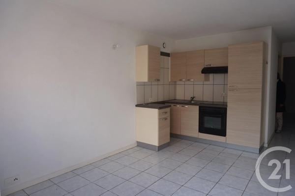 Appartement F1 à vendre  1 pièce - 35 m 2   ST POURCAIN SUR SIOULE  - 03