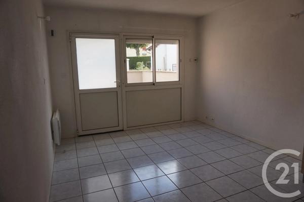 Appartement F1 à vendre  1 pièce - 35 m 2   ST POURCAIN SUR SIOULE  - 03
