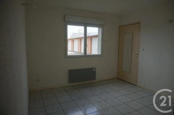 Appartement F1 à vendre  1 pièce - 35 m 2   ST POURCAIN SUR SIOULE  - 03