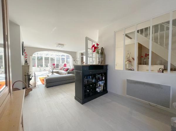 Saclay (91400) COUP de COEUR - SACLAY CENTRE BOURG - Au CALME - MAISON INDIVIDUELLE de 163m2 utiles avec JARDIN - CARTE SCOLA