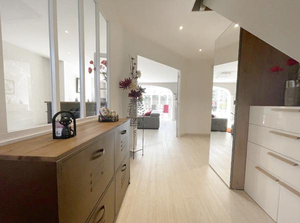 Saclay (91400) COUP de COEUR - SACLAY CENTRE BOURG - Au CALME - MAISON INDIVIDUELLE de 163m2 utiles avec JARDIN - CARTE SCOLA