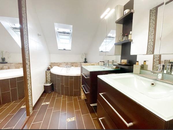 Saclay (91400) COUP de COEUR - SACLAY CENTRE BOURG - Au CALME - MAISON INDIVIDUELLE de 163m2 utiles avec JARDIN - CARTE SCOLA