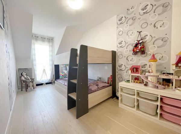 Saclay (91400) COUP de COEUR - SACLAY CENTRE BOURG - Au CALME - MAISON INDIVIDUELLE de 163m2 utiles avec JARDIN - CARTE SCOLA