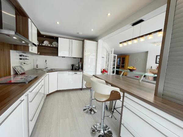 Saclay (91400) COUP de COEUR - SACLAY CENTRE BOURG - Au CALME - MAISON INDIVIDUELLE de 163m2 utiles avec JARDIN - CARTE SCOLA