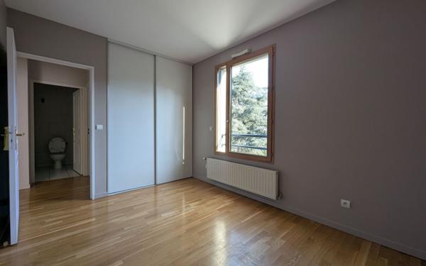 Appartement à louer    5 pièces • 159,34 m2 Lyon 1