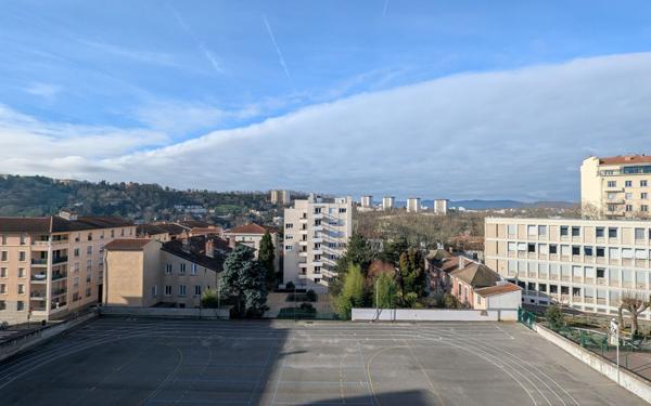 Appartement à louer    5 pièces • 159,34 m2 Lyon 1