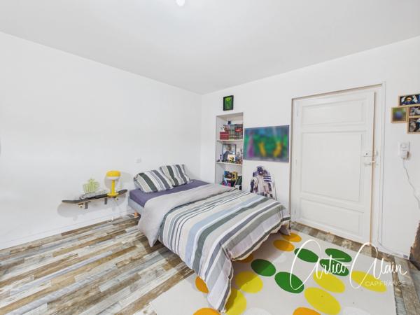 Maison de village 136 m² avec cours et garage au centre de Villefranche de Lauragais