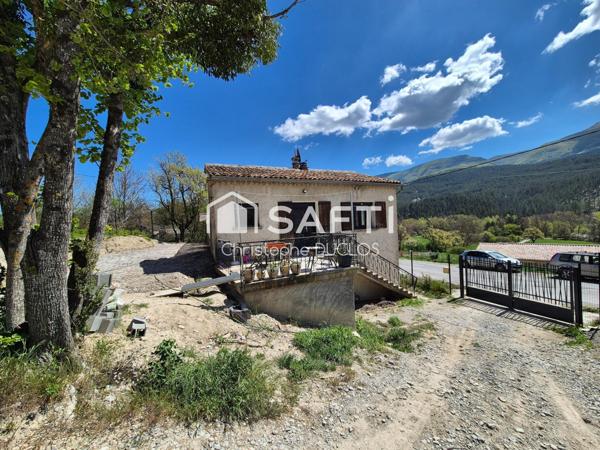 Spacieuse maison avec jardin, garage et dépendance.