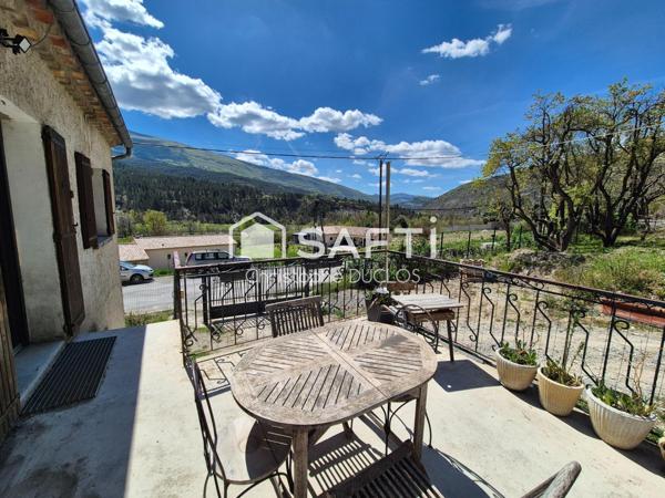 Spacieuse maison avec jardin, garage et dépendance.