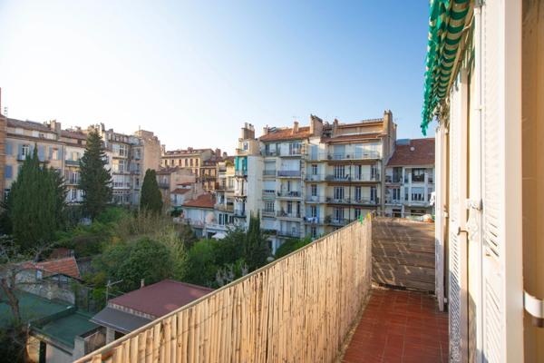 À vendre Appartement T3bis de 64m² à MARSEILLE 8E ARRONDISSEMENT