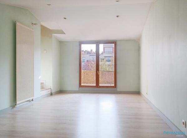 Duplex T4 de 132M² traversant avec terrasse