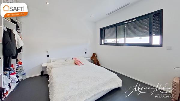 À VENDRE MAISON CONTEMPORAINE 5 PIÈCES AVEC PISCINE ET GARAGE  - 83370 SAINT AYGULF