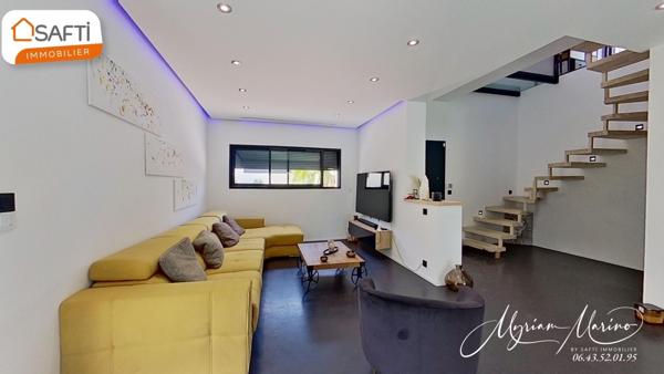 À VENDRE MAISON CONTEMPORAINE 5 PIÈCES AVEC PISCINE ET GARAGE  - 83370 SAINT AYGULF