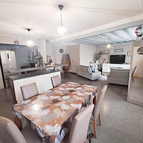 Maison à  Vendre de 131m²  4 pièces à   Saint- Jean de - Moirans ( 38430 )