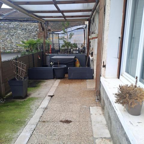 Maison à  Vendre de 131m²  4 pièces à   Saint- Jean de - Moirans ( 38430 )