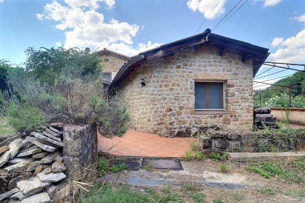 À vendre ? Propriété de caractère en pierre, avec piscine et 2 hectares ? Saint-Andéol-de-Vals (Ardèche)