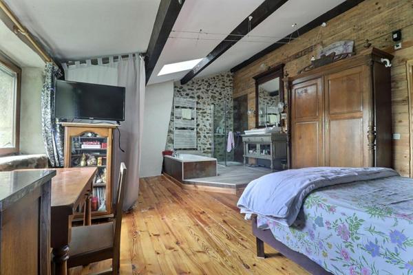 À vendre ? Propriété de caractère en pierre, avec piscine et 2 hectares ? Saint-Andéol-de-Vals (Ardèche)