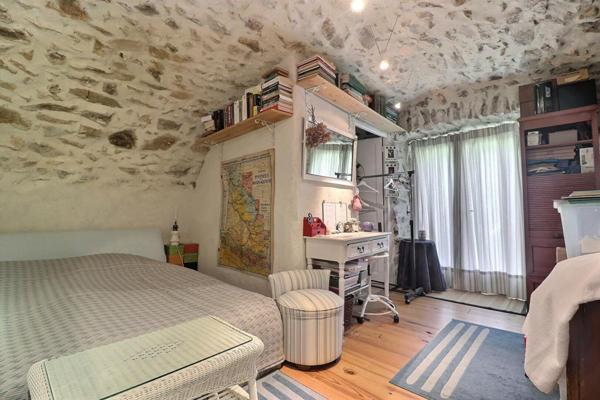 À vendre ? Propriété de caractère en pierre, avec piscine et 2 hectares ? Saint-Andéol-de-Vals (Ardèche)