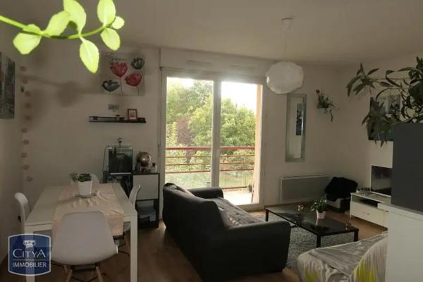 Appartement à louer 2 pièces 44.98m² Poitiers (86000)
