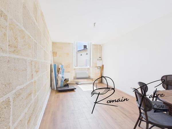 Immeuble alliant local commercial et habitation de 104 m2 en plein cœur de St André de Cubzac