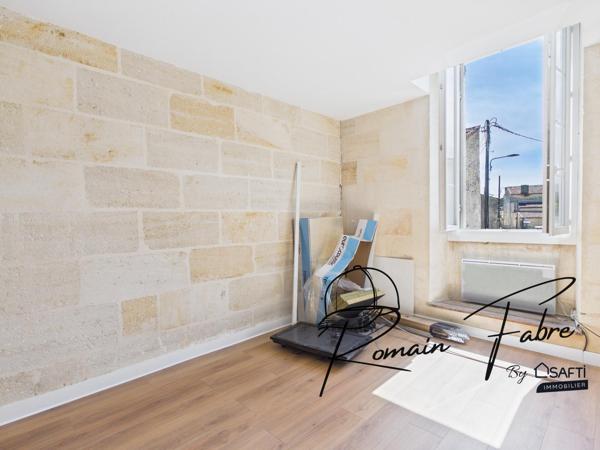 Immeuble alliant local commercial et habitation de 104 m2 en plein cœur de St André de Cubzac