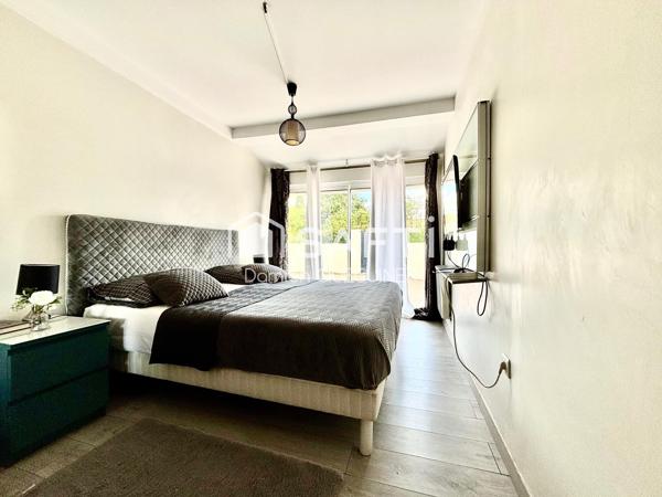 Maison 4 chambres , piscine chauffée, quartier paisible