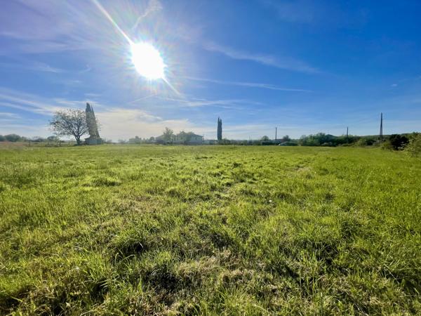 Terrain
        
        - 2038 m² 55 000 € *