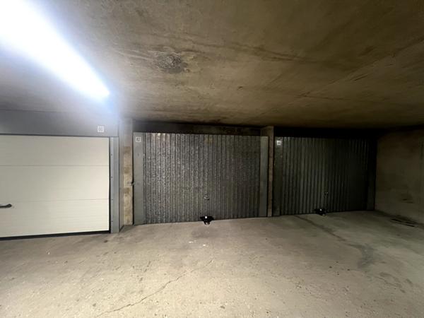 Lot de 4 boxs sécurisés - 15m2 chacun - Paris 10ème