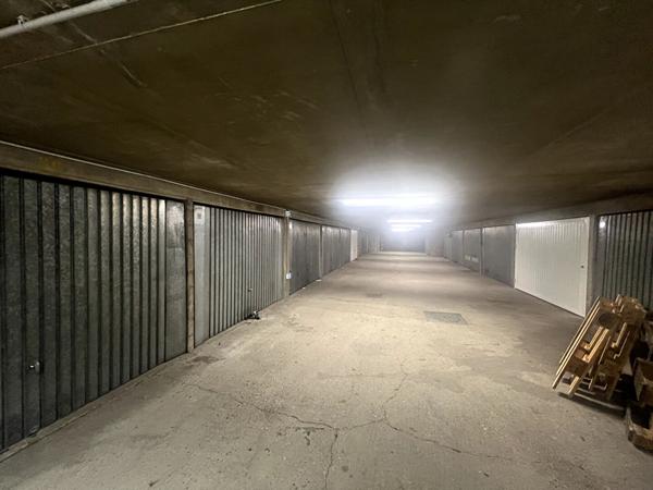 Lot de 4 boxs sécurisés - 15m2 chacun - Paris 10ème