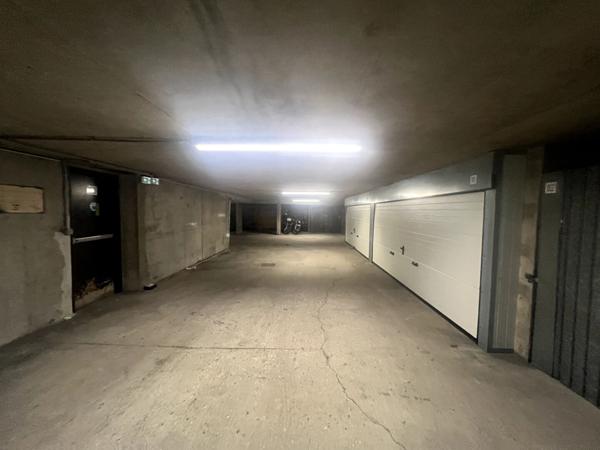 Lot de 4 boxs sécurisés - 15m2 chacun - Paris 10ème