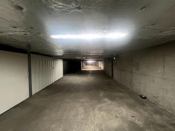 Lot de 4 boxs sécurisés - 15m2 chacun - Paris 10ème